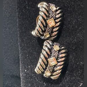 David Yurman (ish) clip silver tone huggie type earring